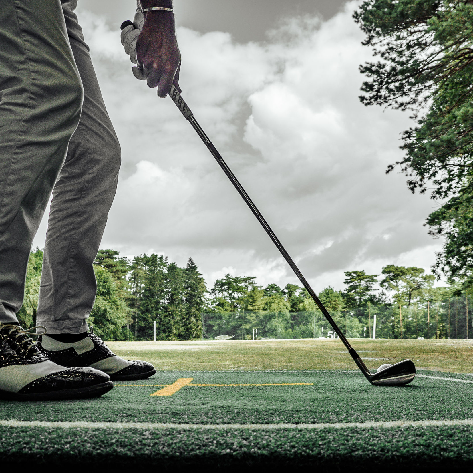 Joueur sur Tapis studio Cours de Golf au Golf Club de Nantes Vigneux | Matthieu Billaud Professeur de Golf